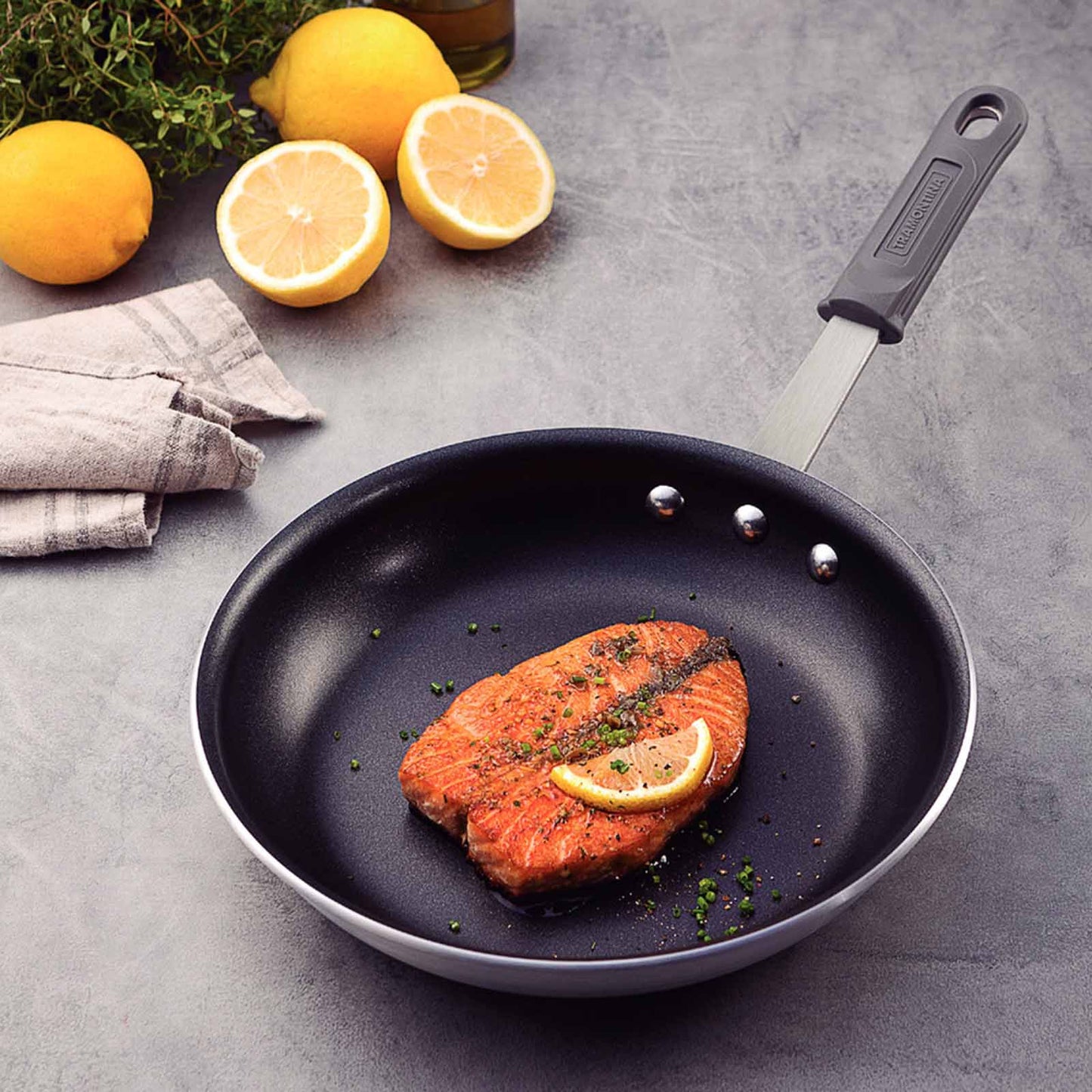 PROFESSIONAL Aluminium Antihaft Pfanne 30 cm